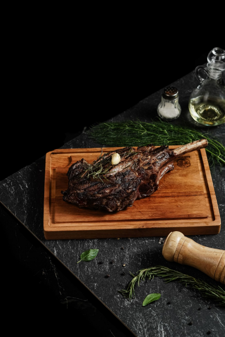 TOMAHAWK STEAK